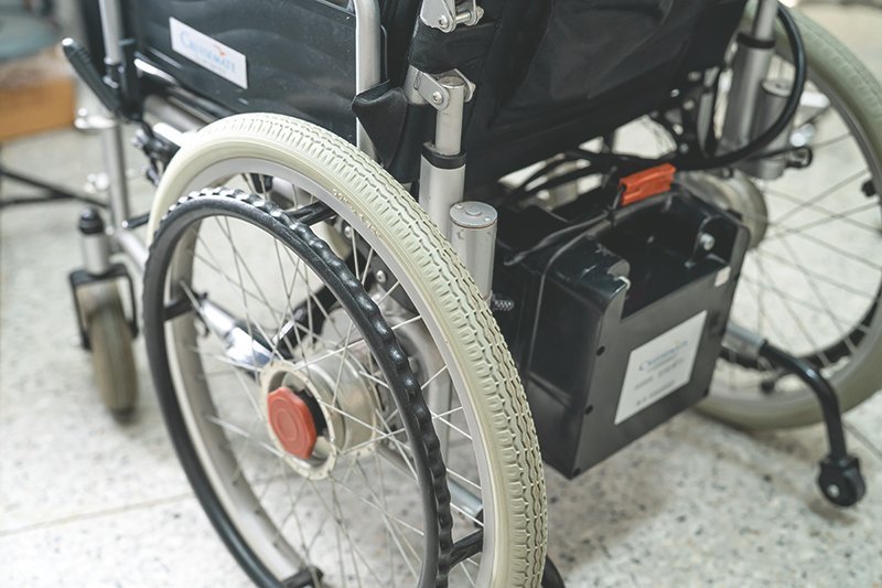 Elektrorollstuhl Rollstuhl Mit Zusatzantrieb 
