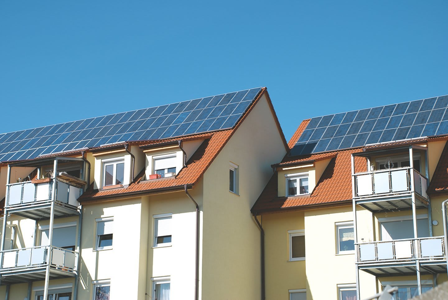 Photovoltaikanlage auf Mehrfamilienhäusern