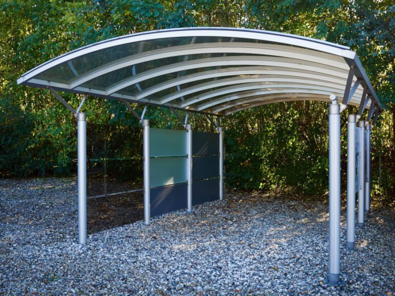 Moderner Carport auf Aluminium mit Bogendach