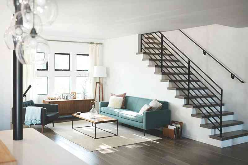 Moderne Treppen im Wohnzimmer