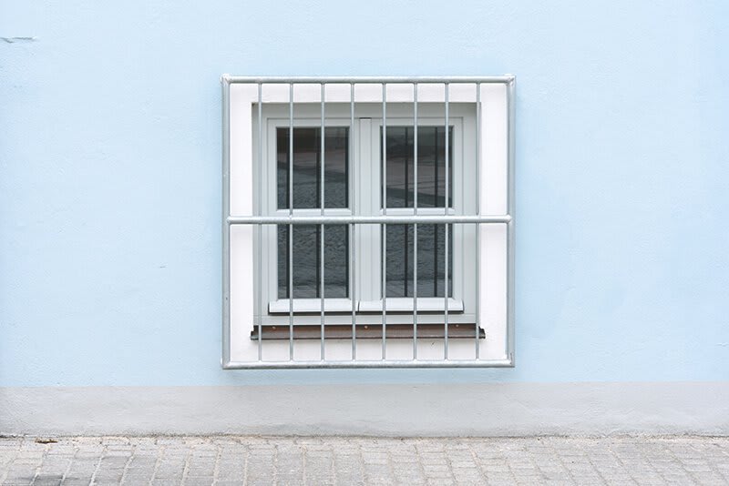 Kellerfenster mit Fenstergitter